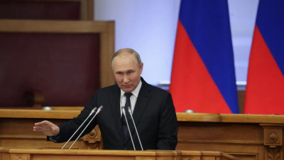 Путин: Российская экономика в условиях санкций устояла и обладает ресурсом для развития