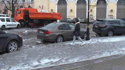26 и 27 марта в Петербурге объявили «желтый» уровень погодной опасности из-за гололеда