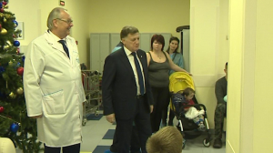 Вячеслав Макаров поздравил пациентов Детского клинического центра инфекционных болезней с наступающим новым годом
