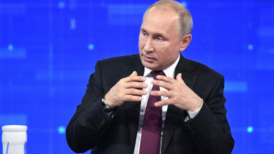 Зарплаты, здравоохранение, санкции. Основные тезисы Владимира Путина во время прямой линии