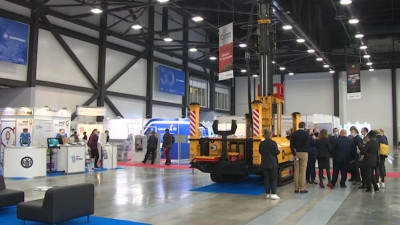 На международном инновационном форуме в Петербурге представили спецкостюмы для медиков