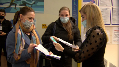 Путин поручил главам регионов доложить о контроле за соблюдением ограничений по COVID-19