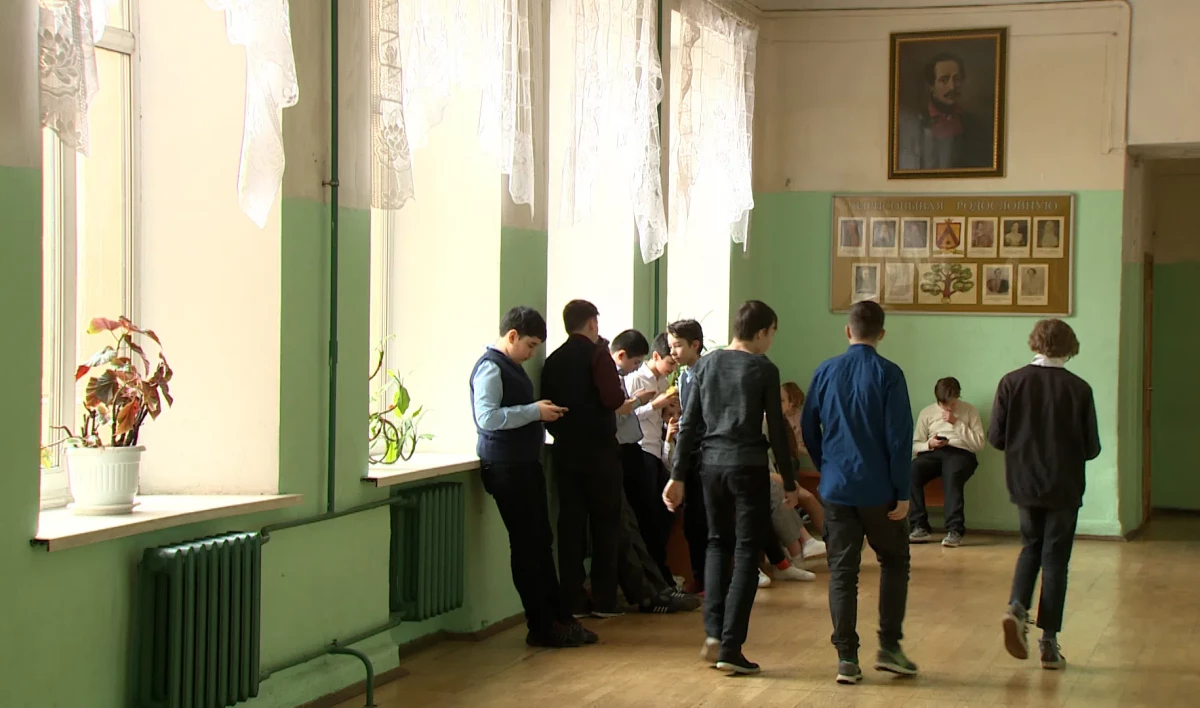 Школьникам Петербурга напомнят о санитарных правилах в связи с ростом заражений COVID-19 - tvspb.ru