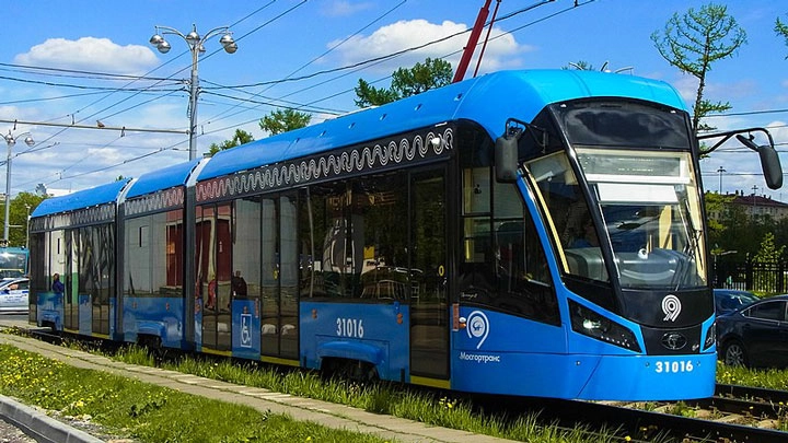 «Витязь-М» и «Богатырь» выйдут на трамвайный маршрут №100 в четверг - tvspb.ru