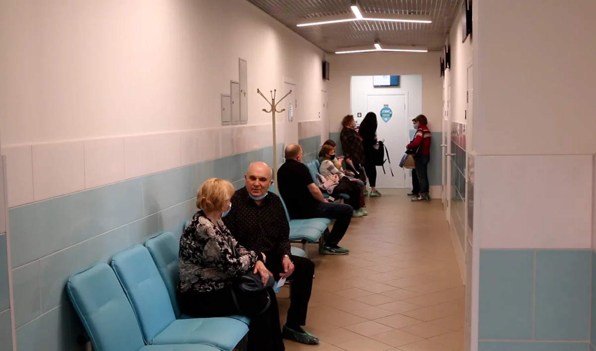 Петербуржцев, советующихся с врачами перед прививкой от COVID-19, стало больше на 69% - tvspb.ru