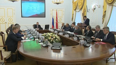 В Смольном обсудят план подготовки специалистов по рабочим профессиям