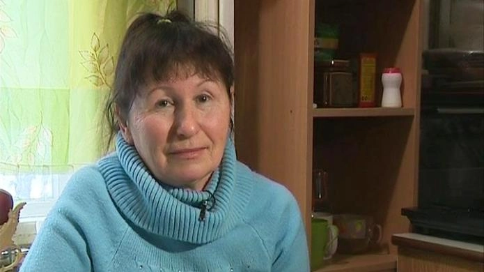 Крановщица, спасшая рабочих при пожаре на ЗСД, получила гражданство РФ - tvspb.ru