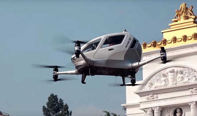 В Китае прошел первый полет дрона-такси с пассажиром на борту - tvspb.ru