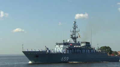Как проходила сводная репетиция Военно-морского парада в акватории Невы и Финском заливе