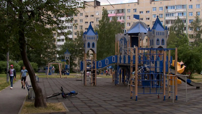 В Петербурге начались усиленные проверки содержания лестничных клеток и дворов