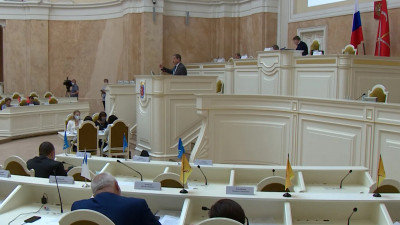 Новое почетное звание и спрос с депутатов: о чем говорили на заседании в ЗакСе