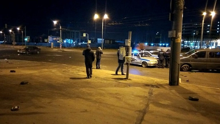 На юго-западе Петербурга произошло массовое ДТП, виновник пытался скрыться - tvspb.ru