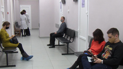 В Смольном допустили постепенное снятие коронавирусных ограничений
