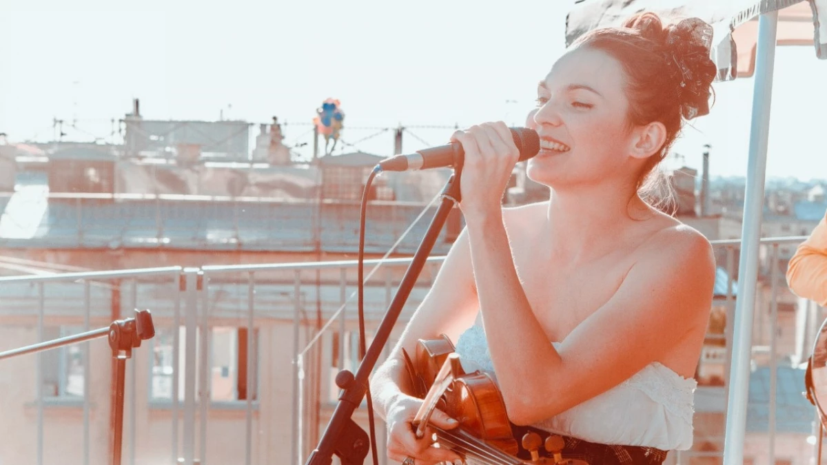 На Roof Music Fest выступит Evgenia Zima band - tvspb.ru