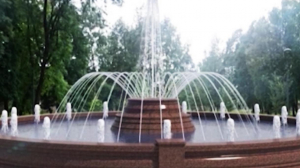 Запуск обновленного фонтана в саду им. 30-летия Октября