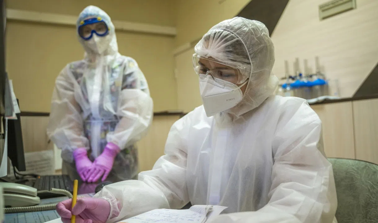 Ежедневно 100 тысяч петербуржцев проходят ПЦР-тестирование на коронавирус