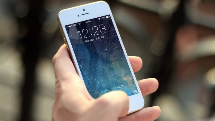 На Apple подали в суд за замедление работы старых iPhone - tvspb.ru