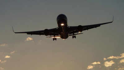 В Германии отвергли предположение о криминальных причинах поломки самолета Меркель