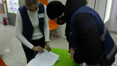 Большинство магазинов, кафе и ресторанов Петербурга соблюдают антиковидные ограничения