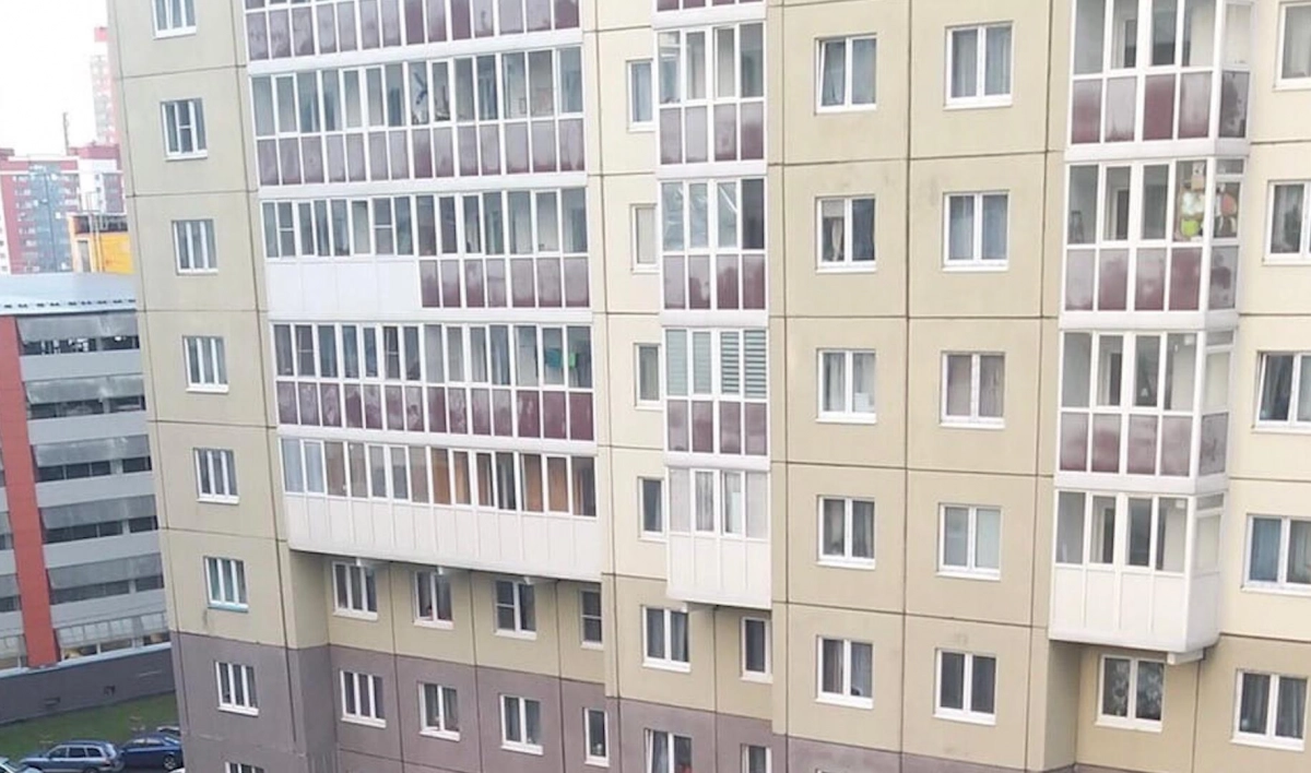В Красносельском районе девушка разбилась насмерть, выпав с 16 этажа - tvspb.ru