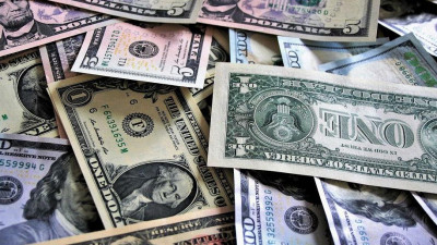 США выделят почти 500 млрд долларов на поддержку экономики, пострадавшей из-за коронавируса