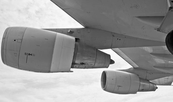 Самолет с перуанскими болельщиками задымился, подлетая к Тюмени - tvspb.ru