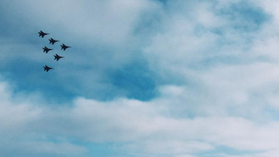 Швейцарские истребители сопроводили самолет, в котором летел Песков