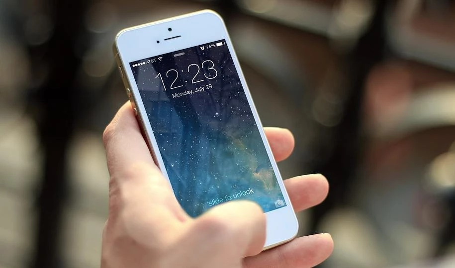 Исследование: владельцам iPhone легче наладить личную жизнь - tvspb.ru