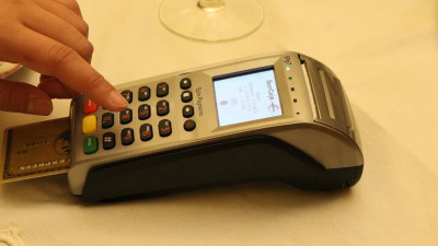 В Болгарии и Таиланде можно будет расплачиваться картами «Мир»