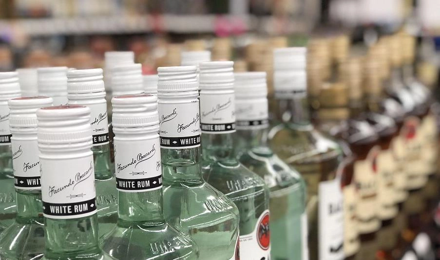 В Петербурге оштрафовали компанию за незаконную продажу алкоголя - tvspb.ru