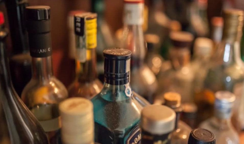 Минздрав поддерживает повышение возраста продажи алкоголя до 21 года - tvspb.ru