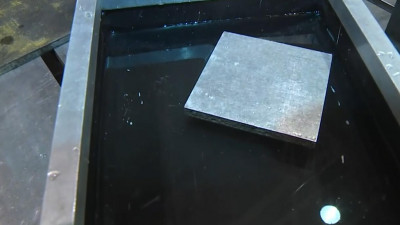 В Политехе создали металл, который не тонет в воде