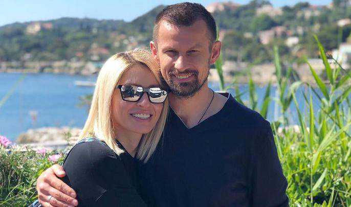 Жена Сергея Семака намекнула на скорое возвращение тренера в Петербург