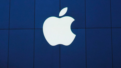 Американка требует с Apple почти триллион долларов