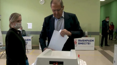 Сергей Лавров и Михаил Мурашко проголосовали на выборах в Госдуму