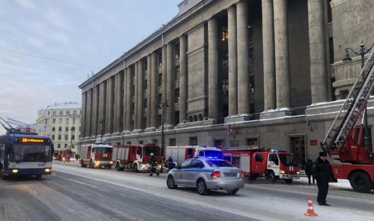 Названа предварительная причина пожара в Арбитражном суде Петербурга - tvspb.ru