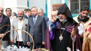 Врио губернатора Петербурга поздравил армянскую диаспору с Успением Пресвятой Богородицы