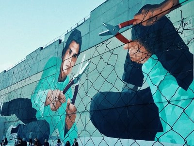 Экспозицию «Вспомни завтра» в Музее стрит-арта открыли показом граффити и инсталляций - tvspb.ru