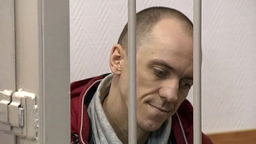 Видео: Экс-полицейский Артемьев за убийство по неосторожности проведет в колонии год и 9 месяцев - tvspb.ru