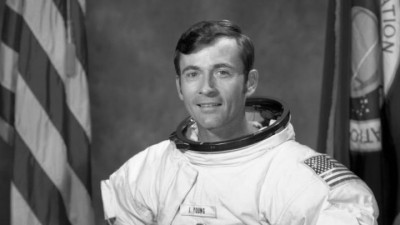 Ушел из жизни астронавт Джон Янг. Он ездил по Луне на планетоходе