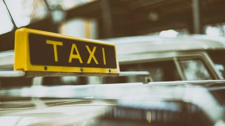 ФАС заподозрило агрегаторы такси в предновогоднем ценовом сговоре - tvspb.ru