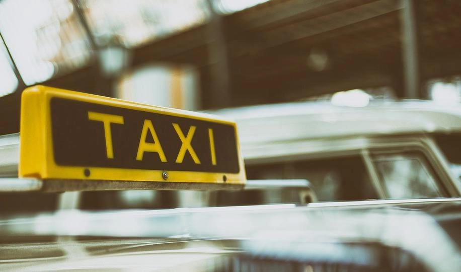 «Яндекс. Такси» будет контролировать уставших водителей - tvspb.ru