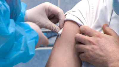 В Петербурге проведут исследование по вакцинации «ЭпиВакКороной» переболевших COVID-19