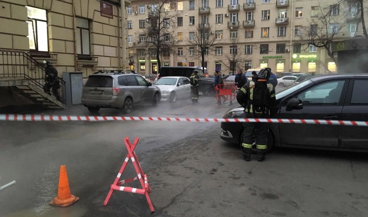 Прорыв теплосети на Благодатной локализован - tvspb.ru