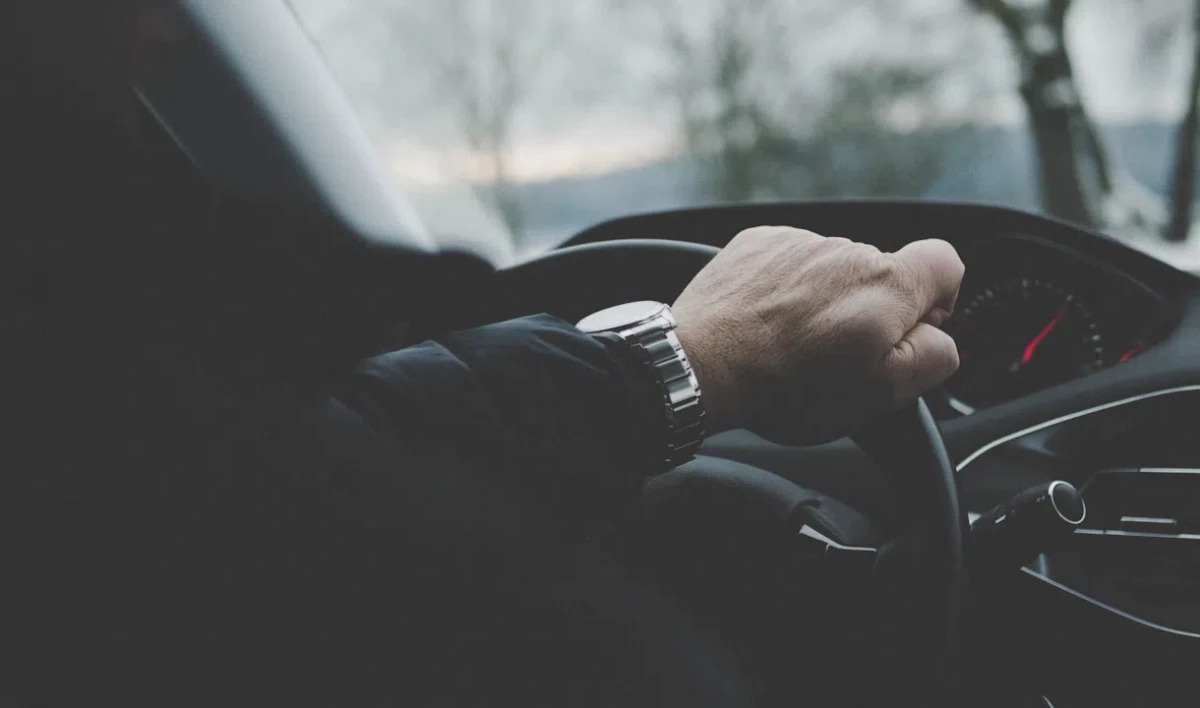 Полиция нашла в автомобиле у жителя Ленобласти 89 свертков с наркотиками - tvspb.ru