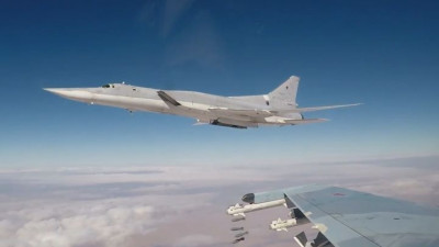 Российские бомбардировщики нанесли удар по боевикам в Сирии