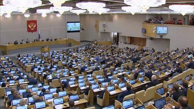 Госдума приняла во втором чтении законопроекты о фейковых новостях