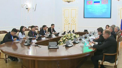 Александр Беглов встретился с послом Вьетнама