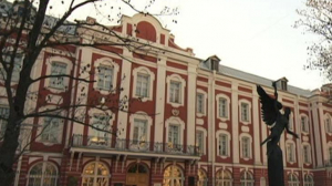 В СПбГУ проходит театрализованное представление, приуроченное к 295-летию Университета