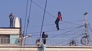 Подростки «зависли» на кабеле над каналом Грибоедова